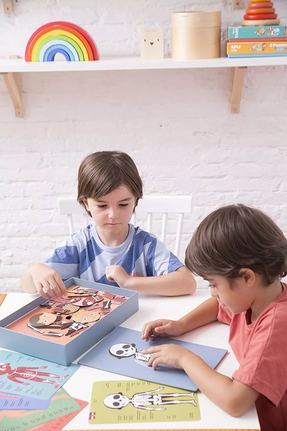 Magnetinis žaidimas-dėlionė „Žmogaus kūnas”