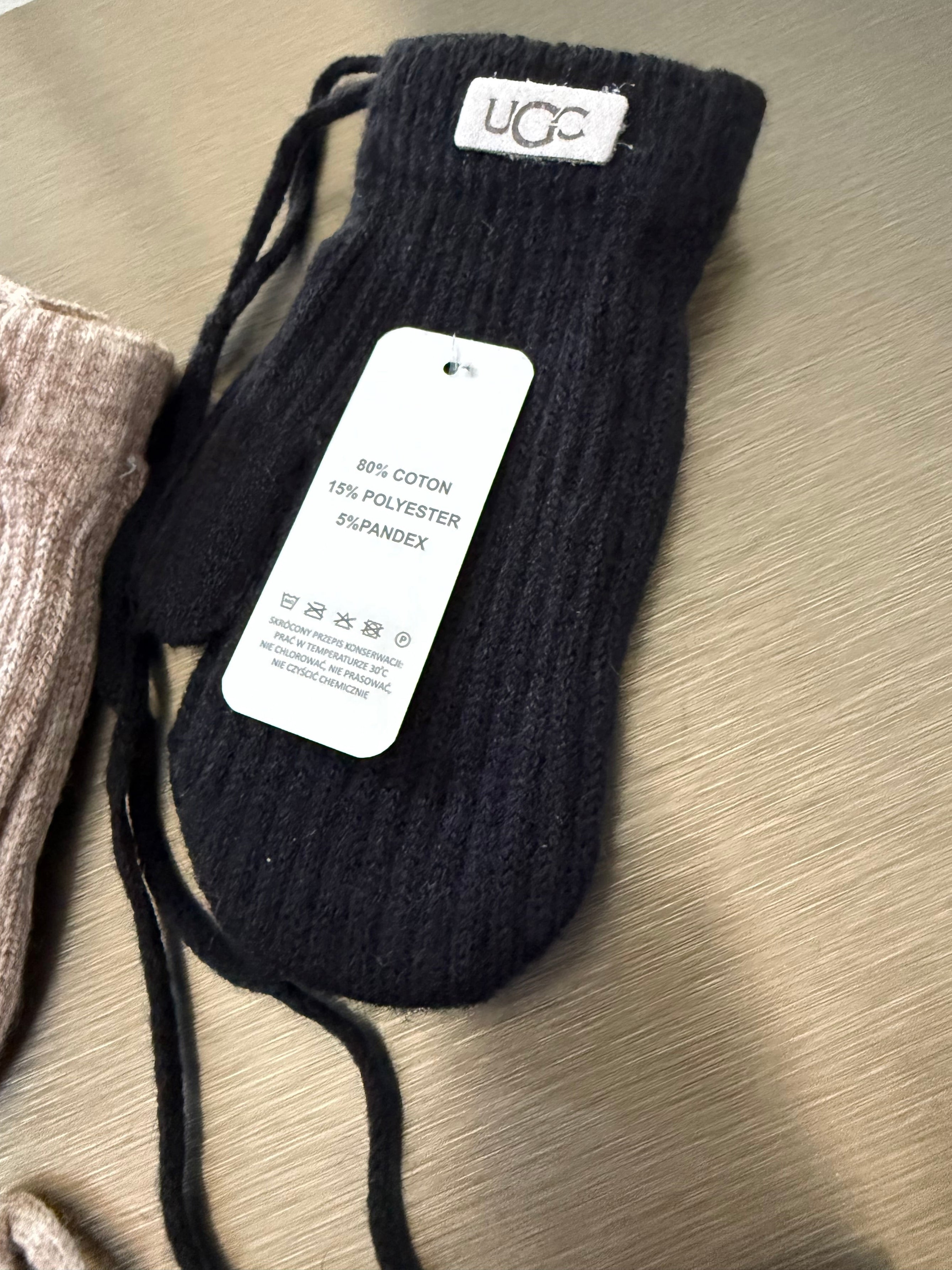 Medvilnės 80% kumštinės pirštinės 3-4metų ( Juoda- Nude)