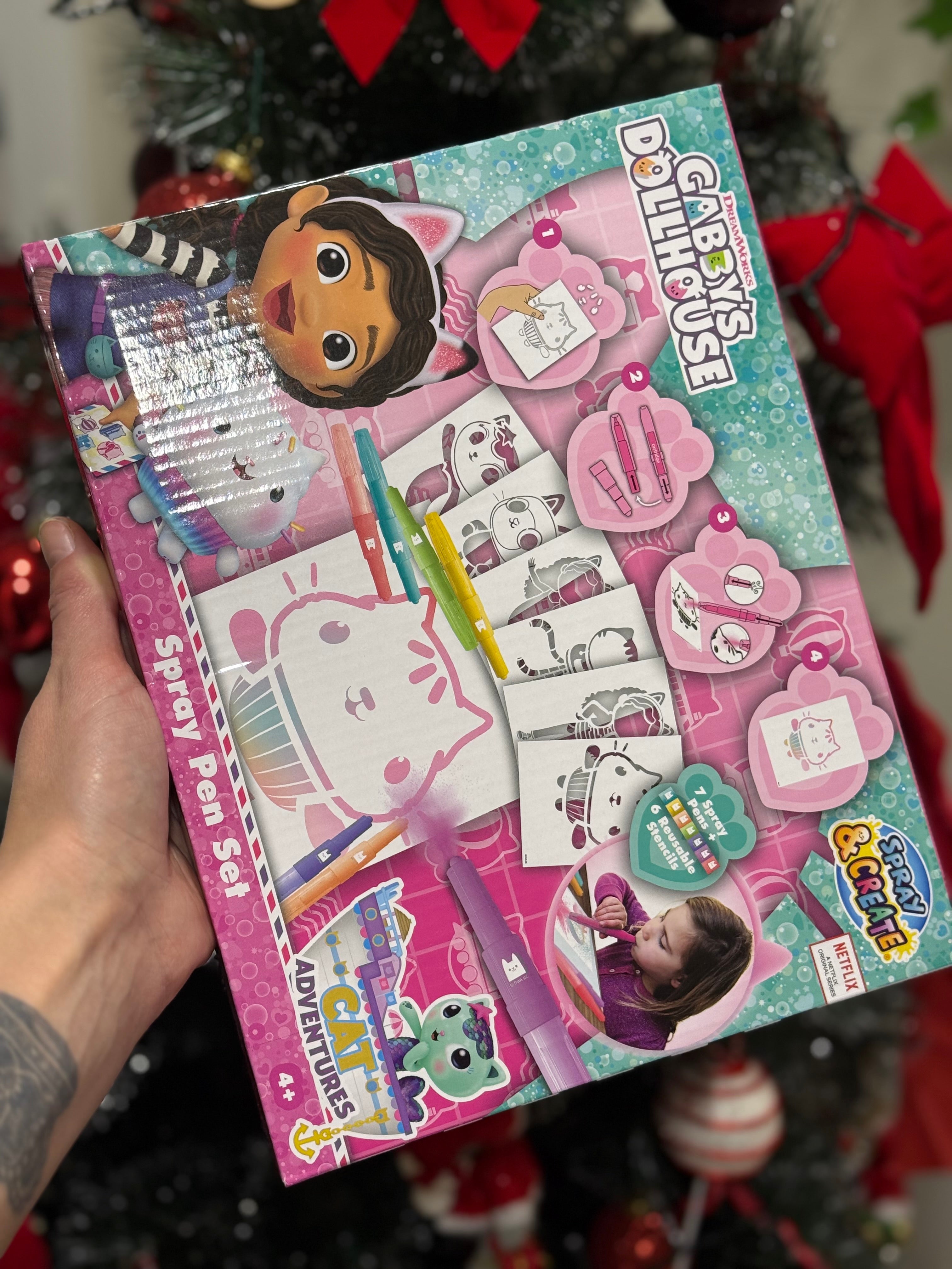 Gabby’s Dollhouse piešimo rinkinys su pieštukais ir trafaretais