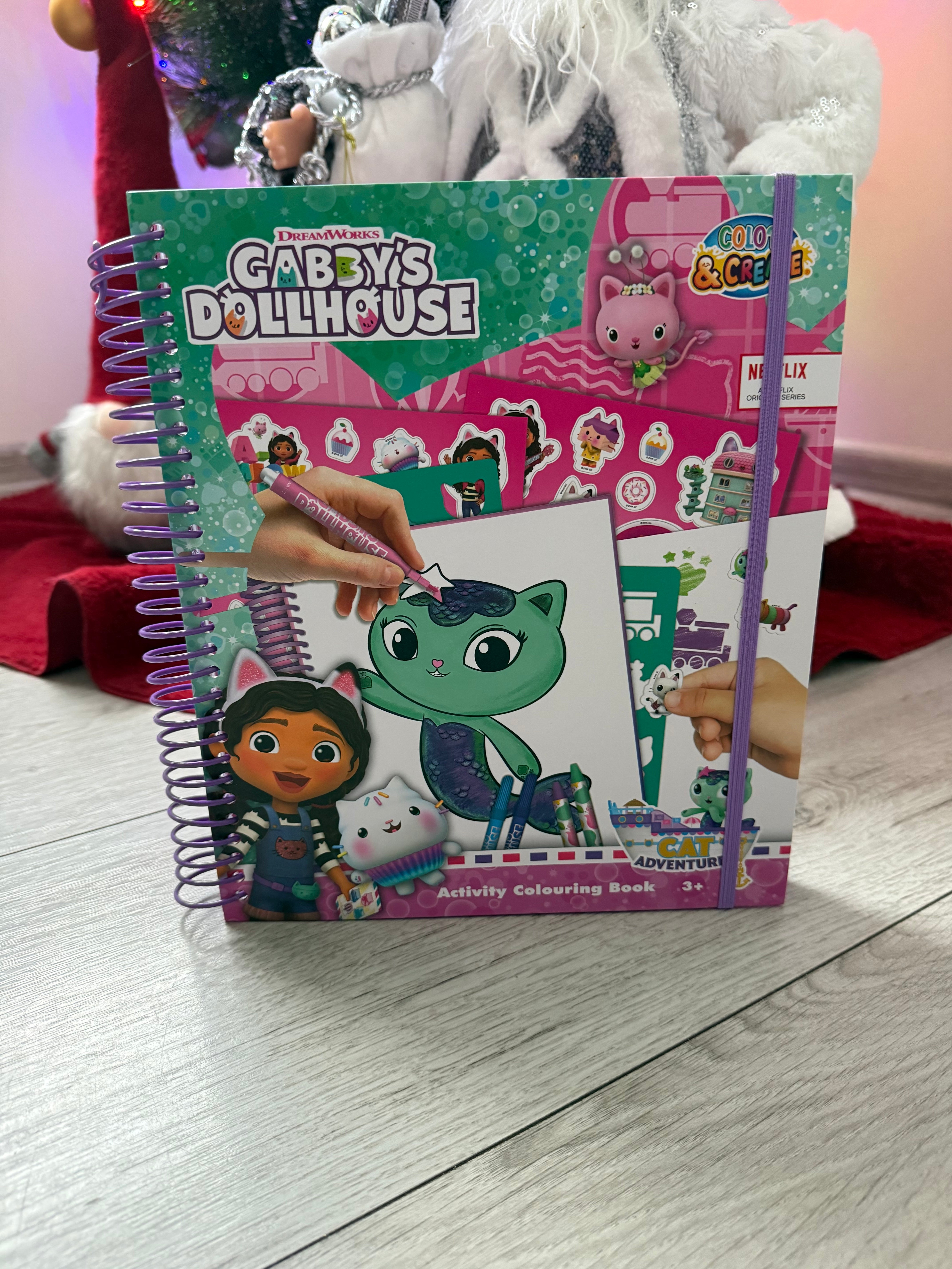 Gabby’s Dollhouse piešimo rinkinys su pieštukais ir trafaretais