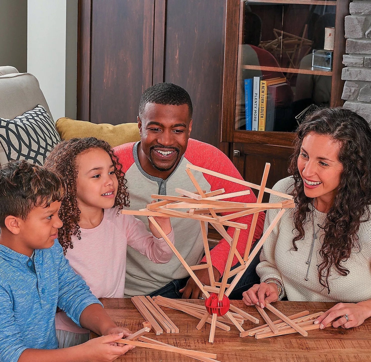 Konstravimo žaidimas „Staxis”